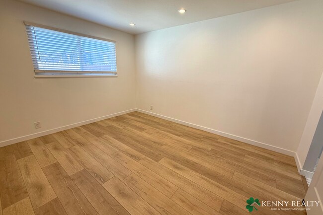 Building Photo - Recently Remodeled 3 Bedroom Corner Home i...