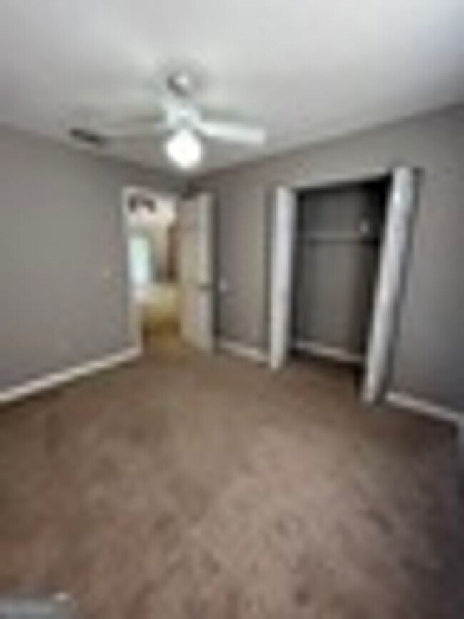 Building Photo - 409 Baltic Ct