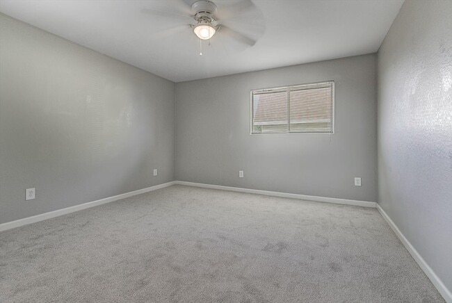 Building Photo - 170 Barracuda St