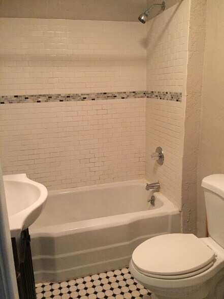 Primary Photo - 873 10th Ave S