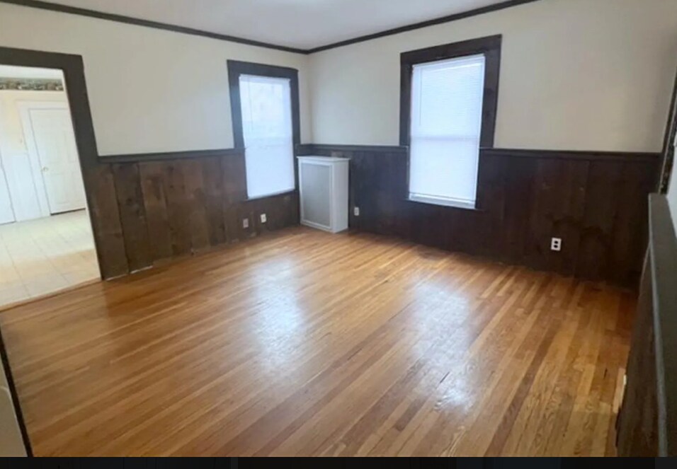 Building Photo - 547 Broadway
