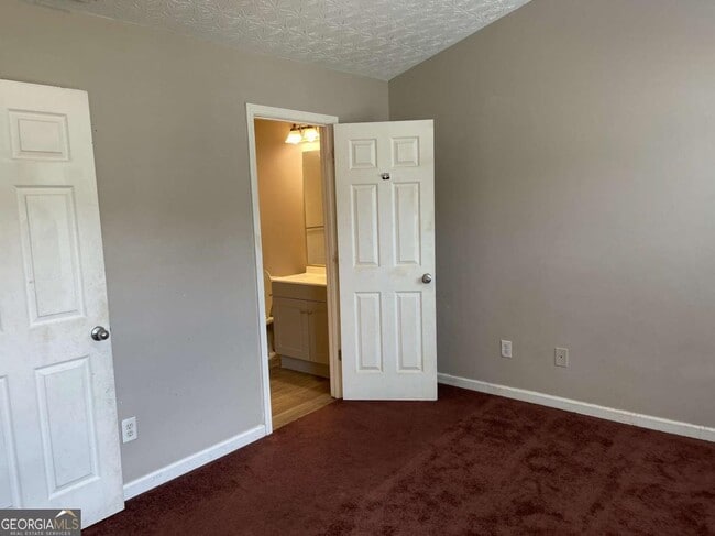 Building Photo - 6206 Flat Trce