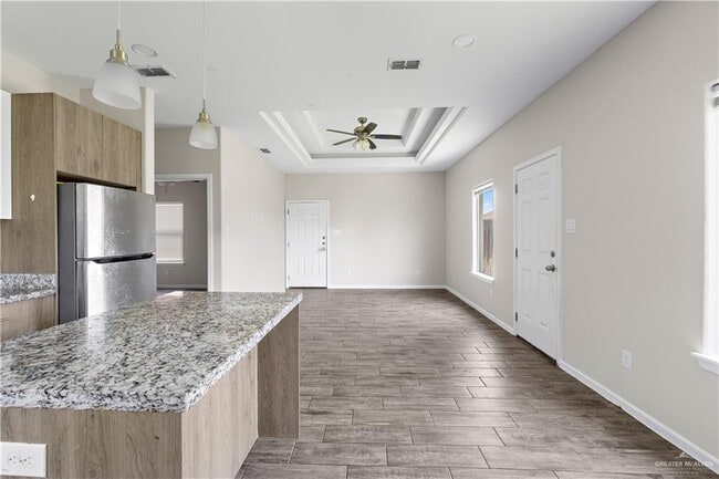 Building Photo - 17 Kentucky St