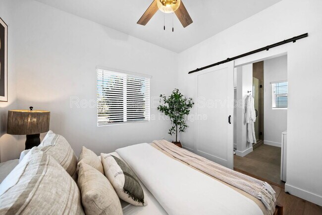 Building Photo - 4286 Samoset Ave