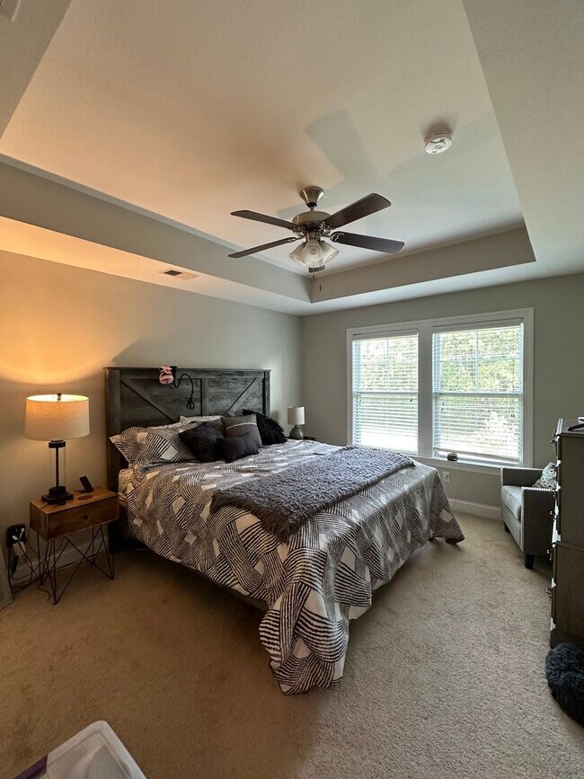 Building Photo - Updated Three Bedroom Townhome in West Ashley