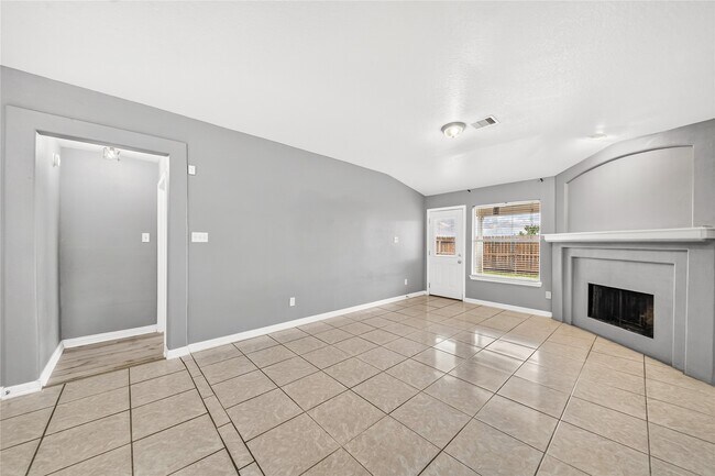 Building Photo - 10515 Evergreen St