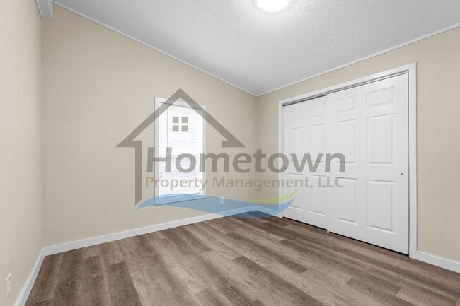 Building Photo - 3 Bedroom 2 Bathroom Home in a Rustic Setting with Mountain Views Available in Blanchard!