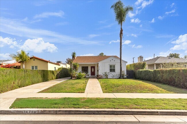 Front - 4710 Cartwright Ave