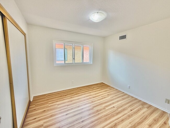 Building Photo - 2032 Martina Ave