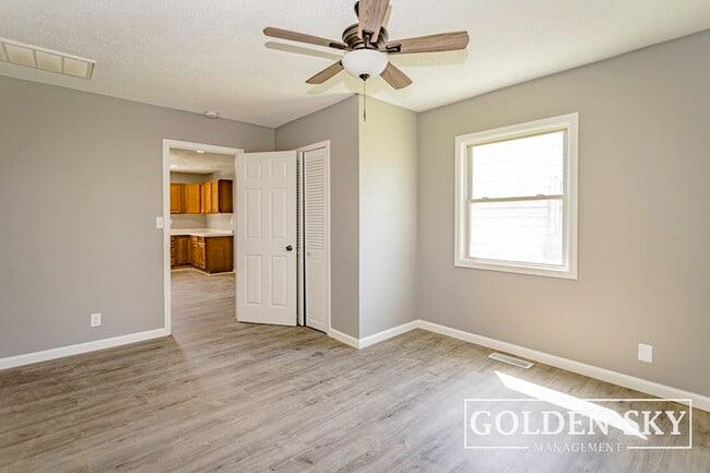 Building Photo - 1700 N Manring Ave