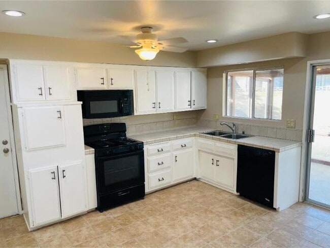 Building Photo - 678 Monterey Pl