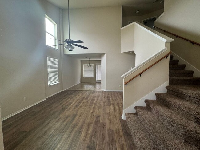 Building Photo - 4 bedroom located in Yowell Ranch!