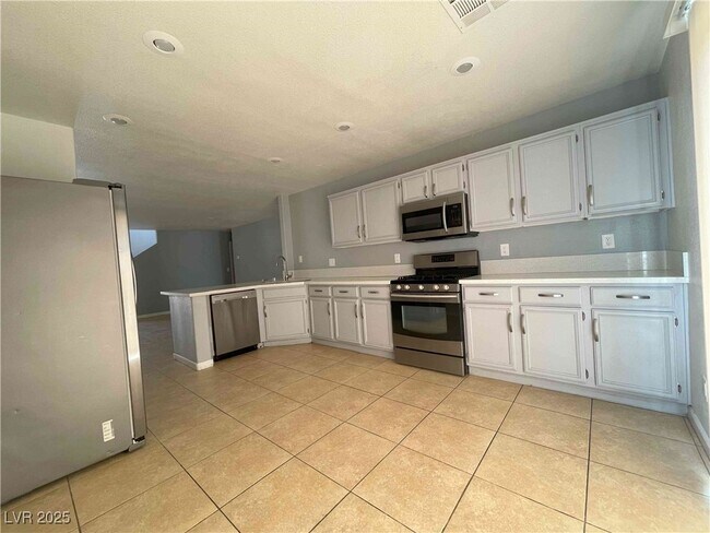 Building Photo - 9943 Shallot Ct