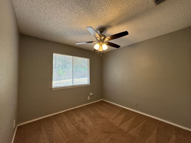 Building Photo - Hambledon