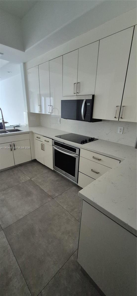 Building Photo - 3172 NE 211th St