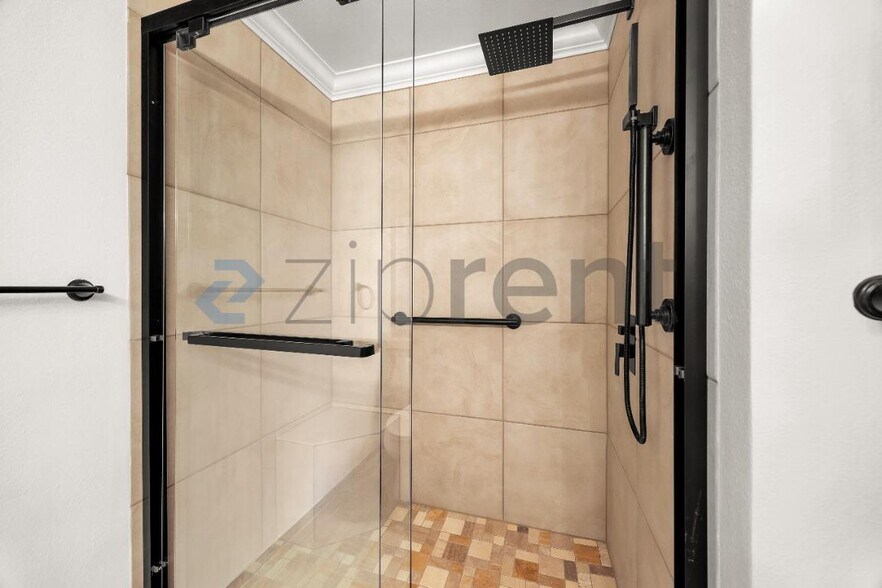 Building Photo - Unit 41