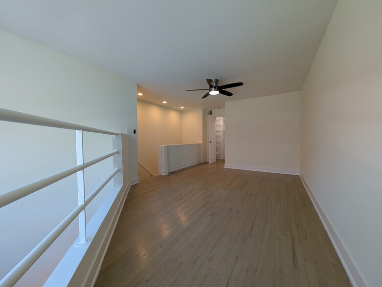 Building Photo - 3763 N Sheffield Ave