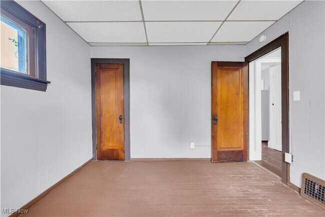 Building Photo - 14614 Glendale Ave