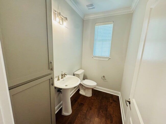 Building Photo - 3BR/3.5BA Townhome in The Crossing at Oxfo...