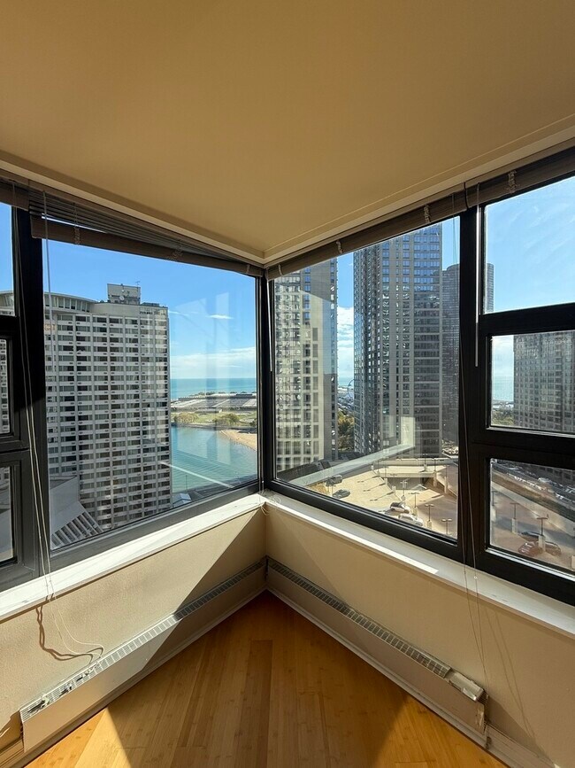 Building Photo - 401 E Ontario St