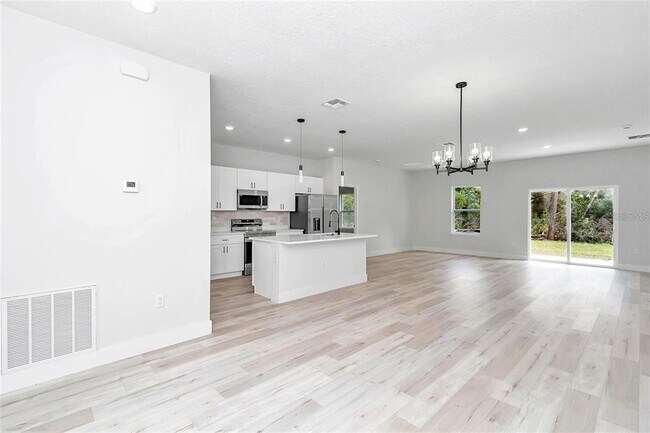 Building Photo - 3398 SW 165th Loop