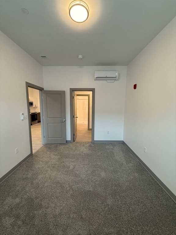 Building Photo - 626 Main St