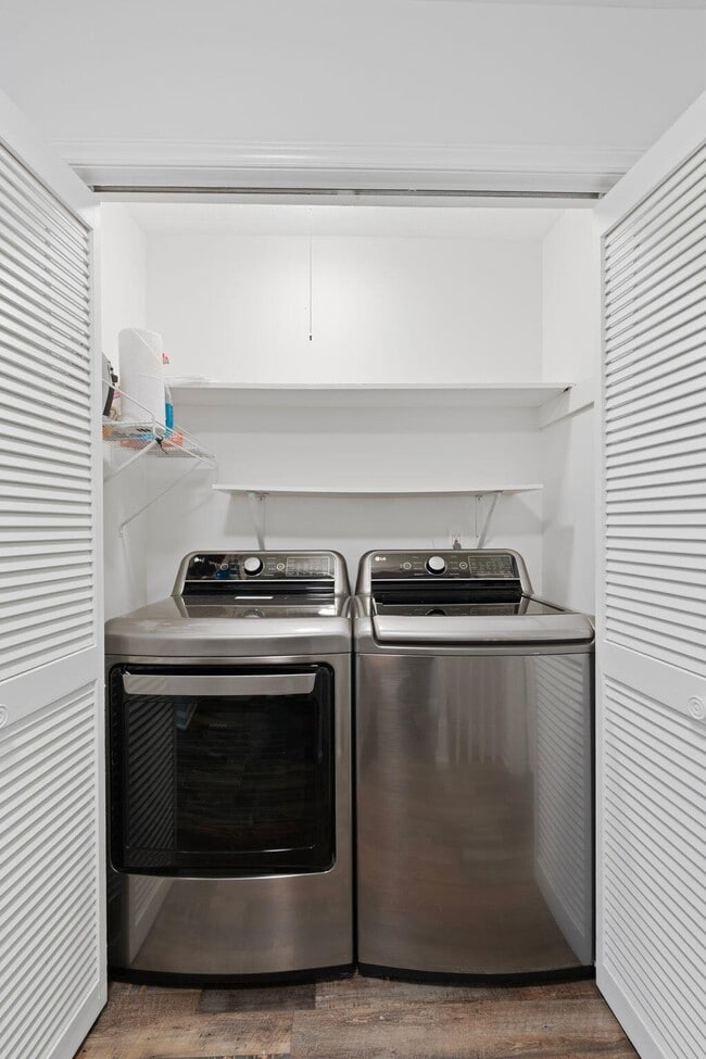Building Photo - 747 Spring Meadows Dr