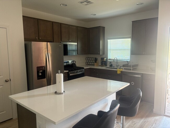Building Photo - 398 Desert Cadence St