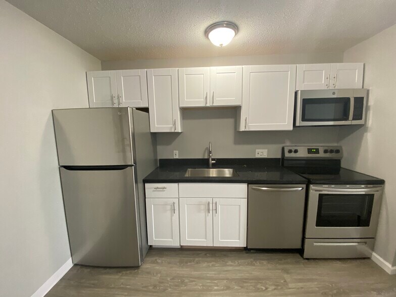 Omega Estates 711 Mill Plain Rd Branford CT 06405 Apartment Finder