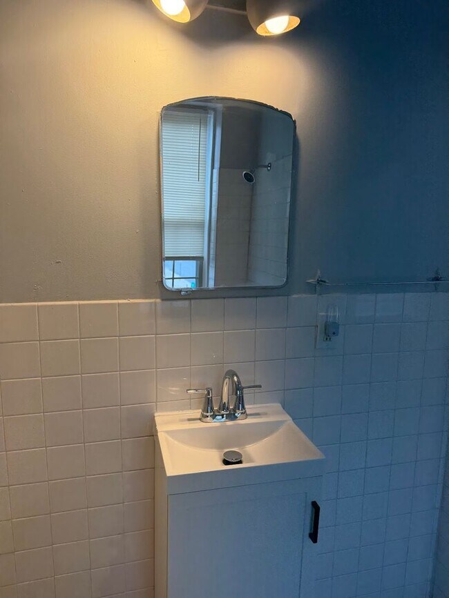 Building Photo - 25 S 9th St