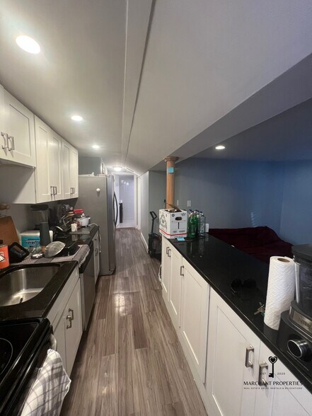 Building Photo - 7 Denby Rd