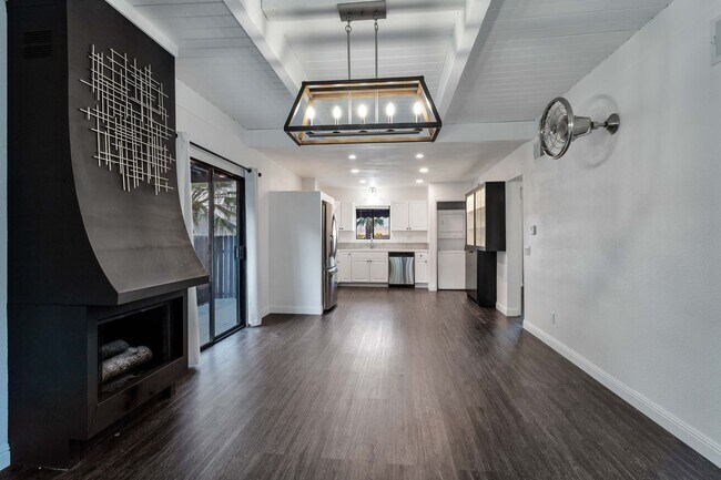 Building Photo - 39955 Estates Rd