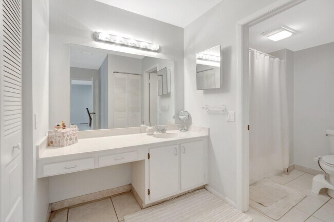 Building Photo - 21214 Lago Cir