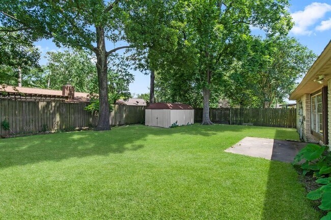 Building Photo - 9718 Shady Tree Ln