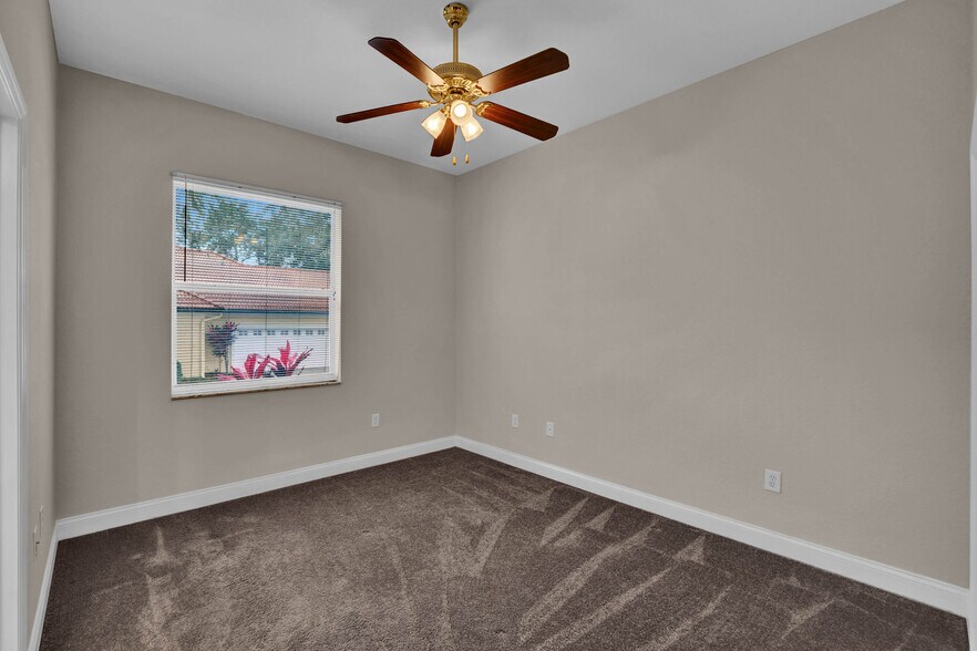 Beedroom 2. - 832 Ashton Oaks Cir