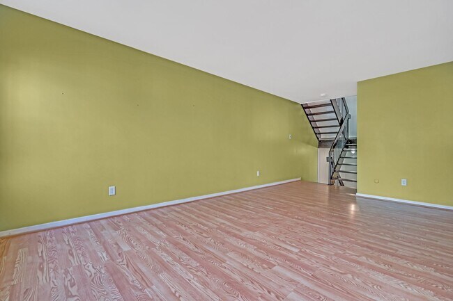 Building Photo - 216 Keats Ct