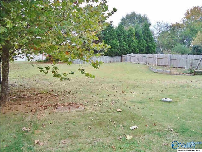 Building Photo - 722 Highland Dr