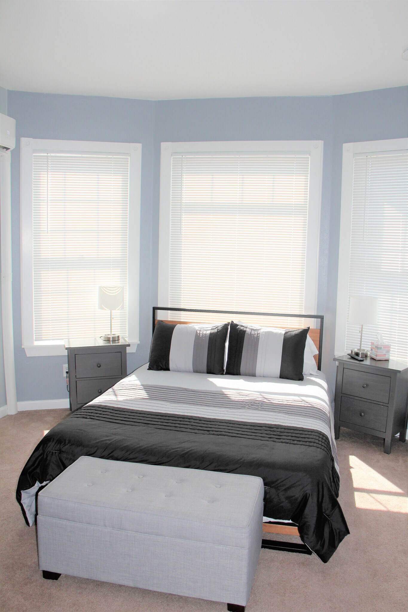 Building Photo - 820 S Junett St