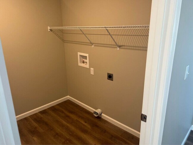 Building Photo - 2 bed 1 bath apartment in Jackson, MO