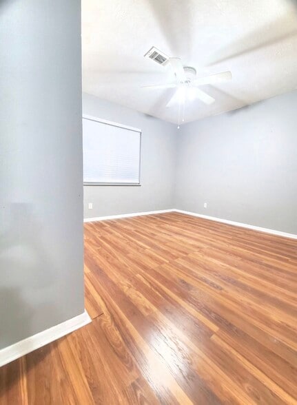 Building Photo - 8620 Chateau Cir