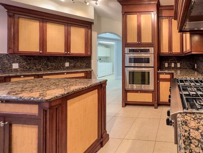 Building Photo - 4241 N Ocean Blvd