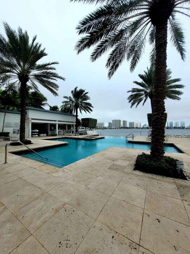 Building Photo - 17301 Biscayne Blvd