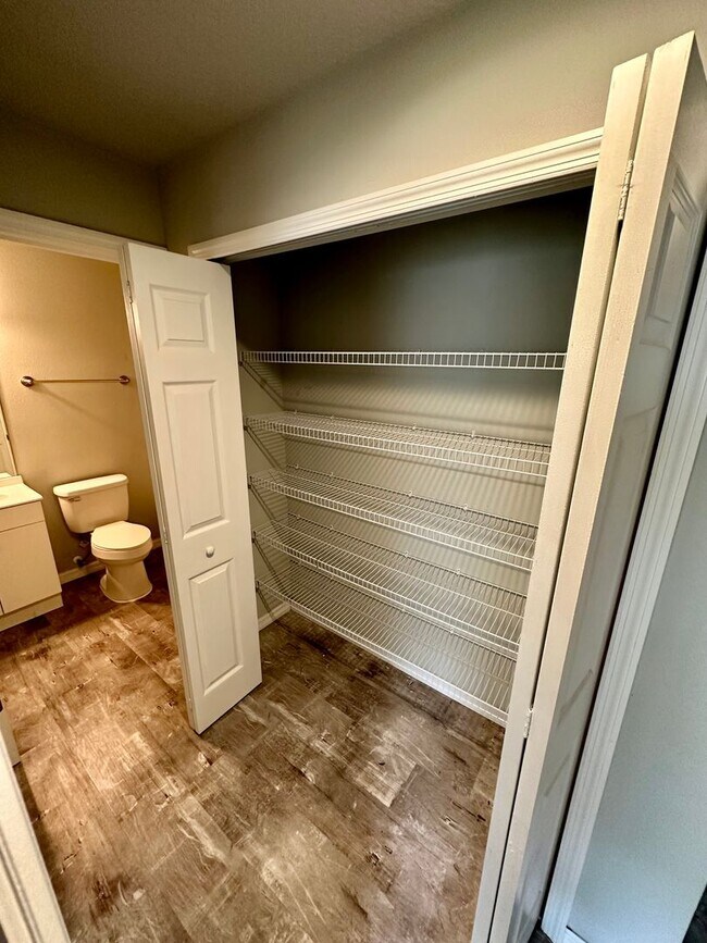 Building Photo - 2027-2029 Guava Dr