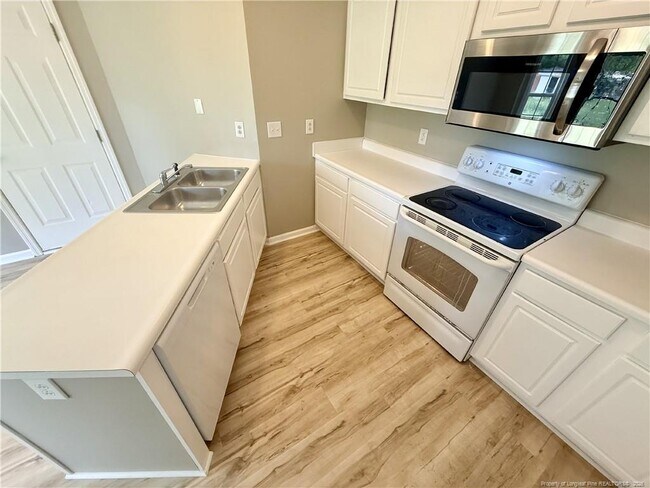 Building Photo - 134 Independence Dr