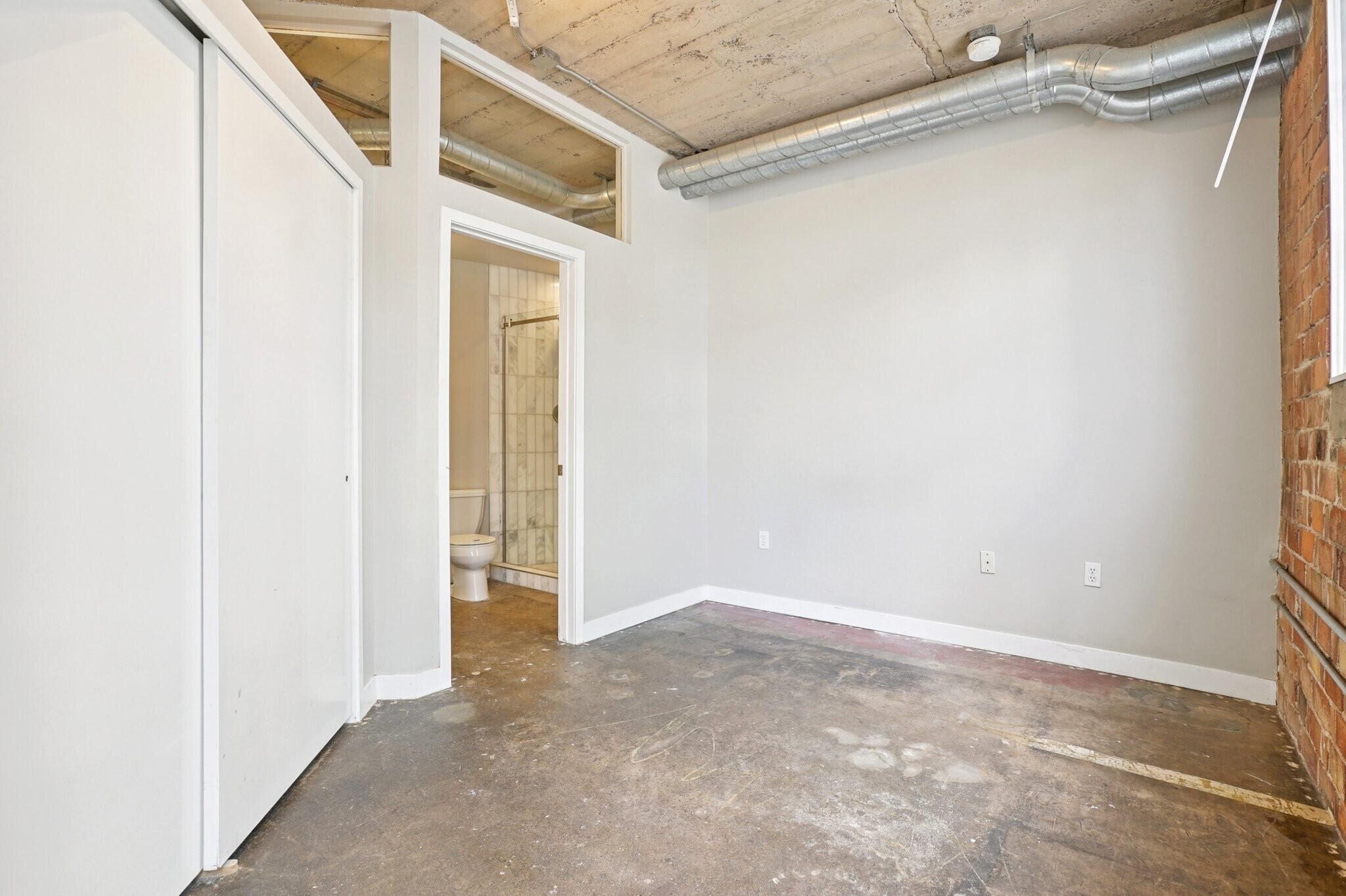 Building Photo - 380 W 200 S