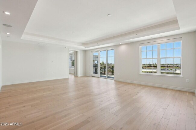 Building Photo - 4240 E Camelback Rd