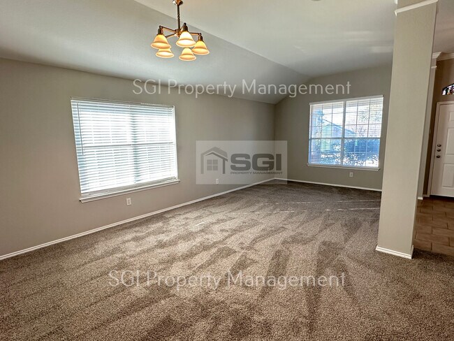 Building Photo - 9889 Willowick Ave