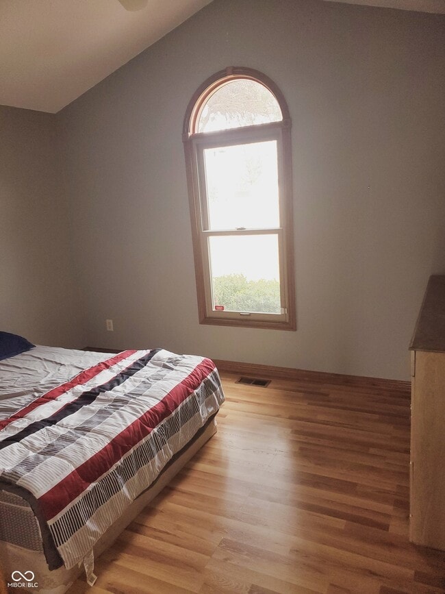 Building Photo - 5025 W Edwards Ave