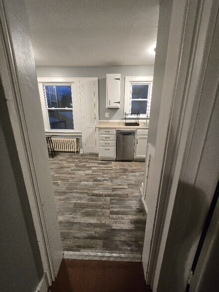 Building Photo - 327 Rustic Ave