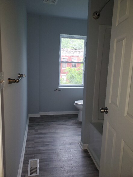 Building Photo - 1049 Brantley Ave